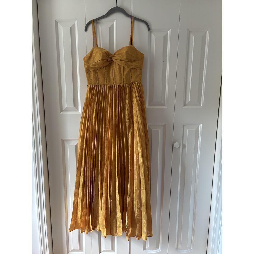 Yellow Pleated Midi Dress with Adjustable Straps Sz 7 - Picture 2 of 8